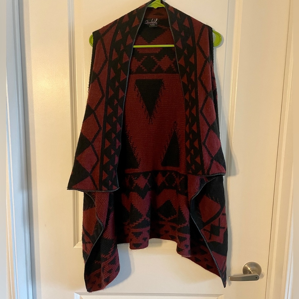 Patterned long sweater vest